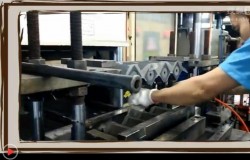 東莞硅膠制品廠現(xiàn)場生產(chǎn)音響硅膠護(hù)套過程